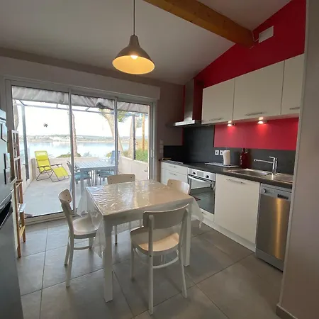 T2 Avec Terrasse Et Parking - Proche Des Thermes - Fr-1-503-147