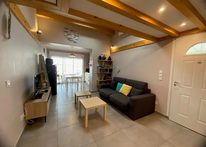Appartement T2 Avec Terrasse Et Parking - Proche Des Thermes - Fr-1-503-147 *